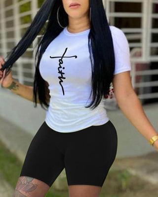 Ensemble 2 pièces haut blanc uni imprimé signature et short noir uni