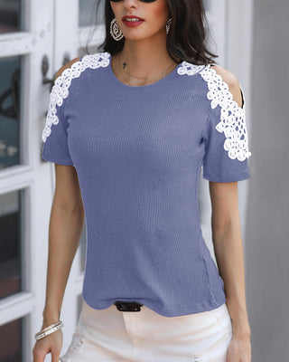 Haut orné d'épaules froides avec perles et dentelle