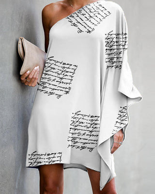 Lettre imprimant une robe ample Shoudler