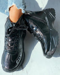 Chaussures épaisses à motif de lettre à lacets et œillets