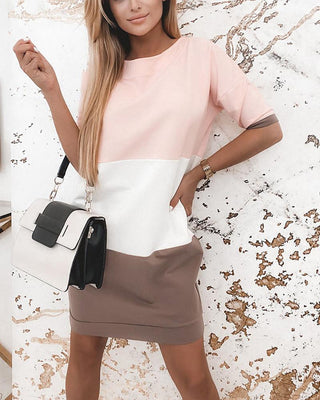 Robe à manches courtes dos nu color block