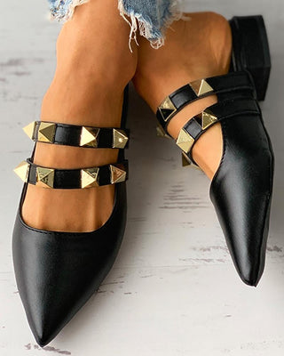 Chaussures plates à talons plats à bout pointu et rivet à double sangle