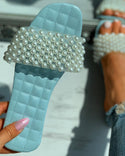 Sandales à glissière matelassées et ornées de perles à bout carré