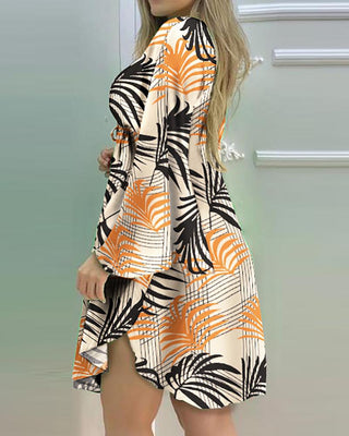 Robe froncée à manches cape et imprimé tropical