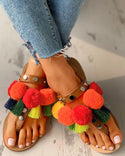 Sandales plates à boucles et moelleuses colorées