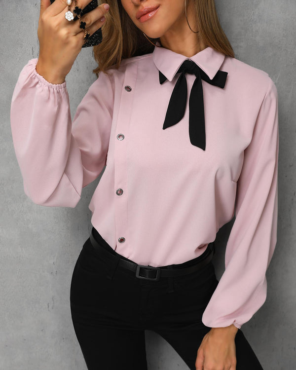 Chemise décontractée boutonnée à col noué contrasté