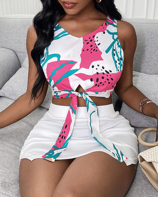 Ensemble haut court noué sur le devant et jupe unie fendue