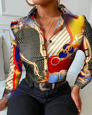 Chemise boutonnée à manches longues et imprimé foulard