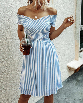 Robe décontractée rayée à épaules dénudées