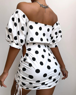 Robe à découpes froncée et cordon de serrage à imprimé à pois