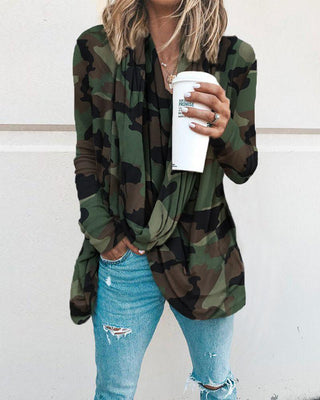 Blouse ample à imprimé camouflage à col en V