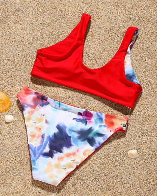 Ensemble de bikini torsadé à imprimé tie-dye