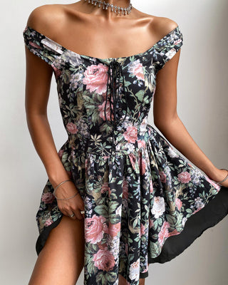 Robe à imprimé floral à épaules dénudées et lacées à œillets