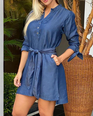 Robe chemise en jean à col en V avec ceinture