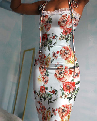 Robe à imprimé floral avec bordure en dentelle et détail noué