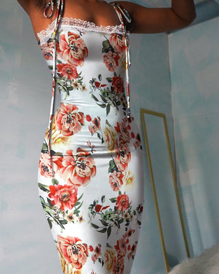 Robe à imprimé floral avec bordure en dentelle et détail noué