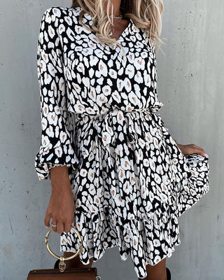 Robe décontractée imprimée à volants et col en V
