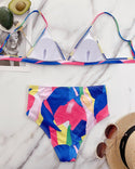 Ensemble de bikini à bretelles spaghetti à col en V et imprimé abstrait