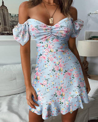 Robe à volants à motif floral et épaules dénudées