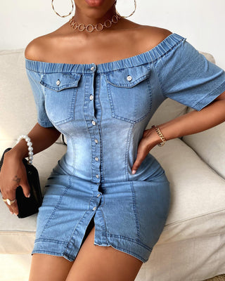 Robe moulante boutonnée en denim à épaules dénudées