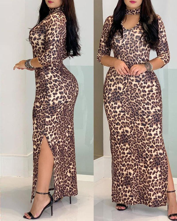 Robe longue à imprimé guépard à fente haute et découpée sur le devant