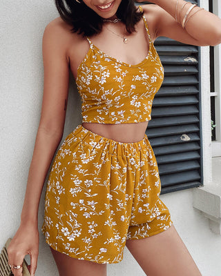 Ensemble top et short à bretelles froncées à imprimé floral