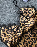 Ensemble de lingerie à bretelles spaghetti en dentelle à imprimé léopard