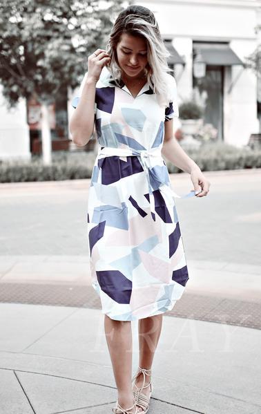 Robe imprimée avec cordon de serrage
