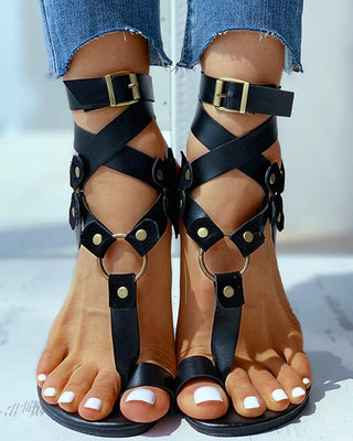 Sandales plates avec anneau d'orteil à boucle