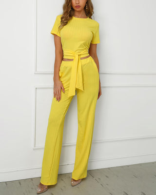 Ensemble top court noué sur le devant et pantalon large