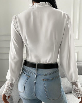 Top en dentelle crochetée à manches cloche et ourlet volant