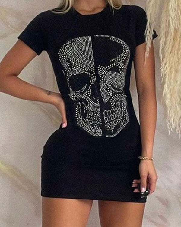 Robe t-shirt à manches courtes et motif crâne clouté