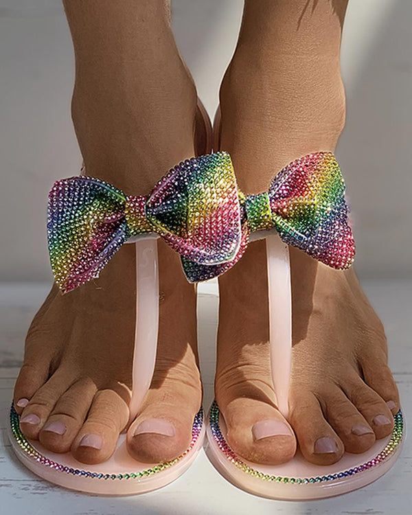 Sandales plates cloutées à blocs de couleurs Bowknot