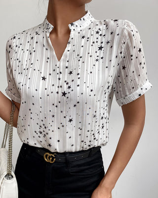 Haut à manches courtes à imprimé étoiles et coupe en V