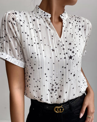 Haut à manches courtes à imprimé étoiles et coupe en V