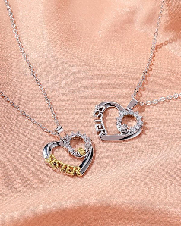 Collier à pendentif clouté en forme de coeur en forme de lettre