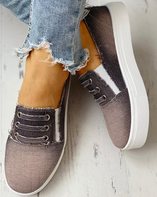 Chaussures décontractées plates à détail œillet