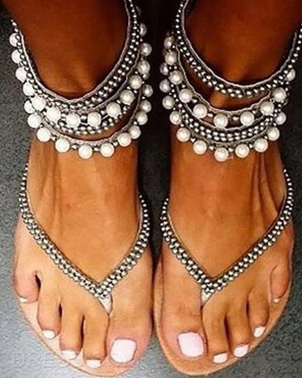 Sandales à talons élégantes avec bride à la cheville ornée de perles