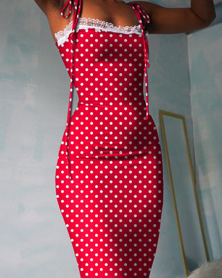 Robe longue à pois et dentelle