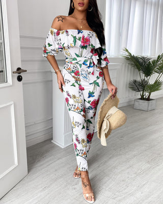 Combinaison à épaules dénudées et imprimé floral à volants