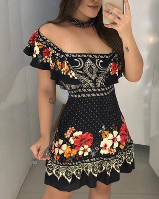 Robe à volants à imprimé floral et épaules dénudées