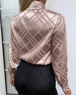Chemise en satin à boutons à carreaux