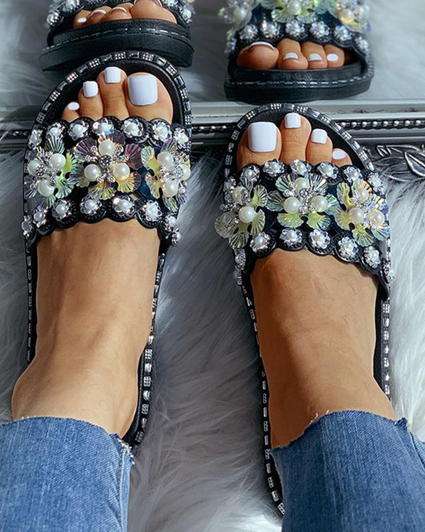 Sandales plates à motif de fleurs en perles