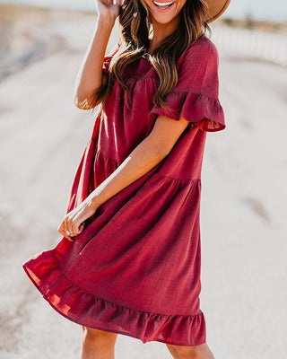 Robe à volants à col carré et fronces