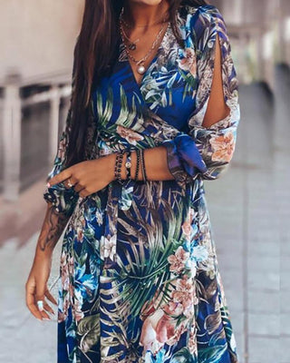 Robe longue à découpes et imprimé floral à col surplis
