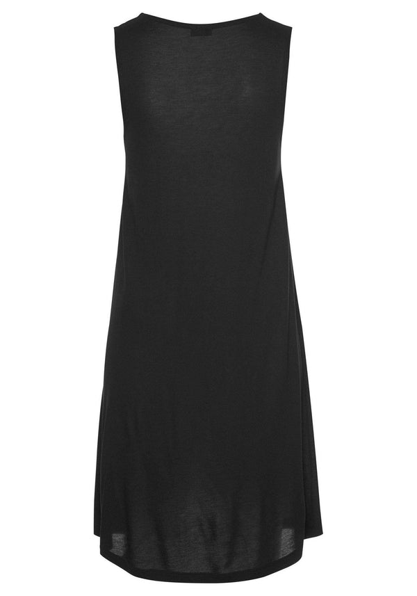 Robe Noire à Col Stylé