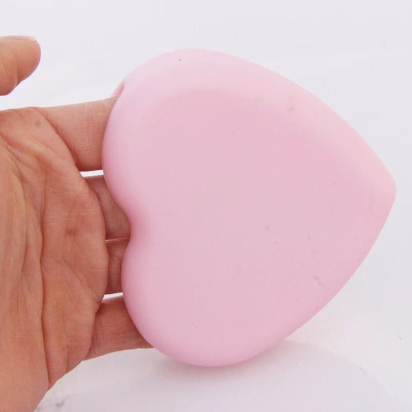 Brosse en coeur nettoyante pour pinceaux